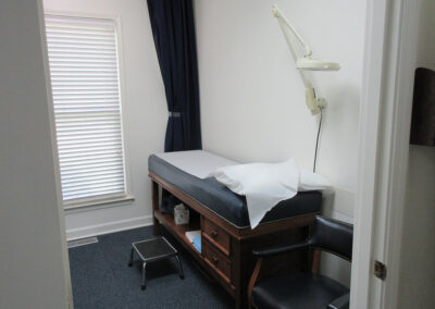 Iris Surgery Center - Patient Exam - View 1